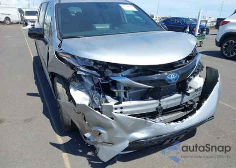 2022 Toyota Sienna Xse z USA, uszkodzony, nr VIN 5TDXRKEC6NS097695